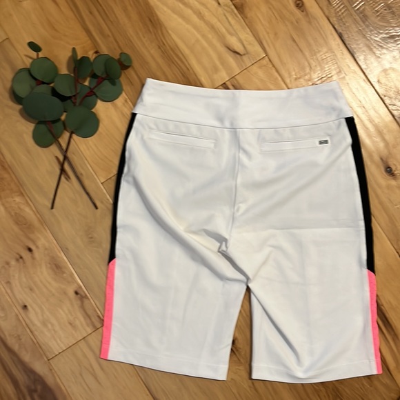 🏌🏻‍♀️ Ladies striped golf shorts - Picture 6 of 7